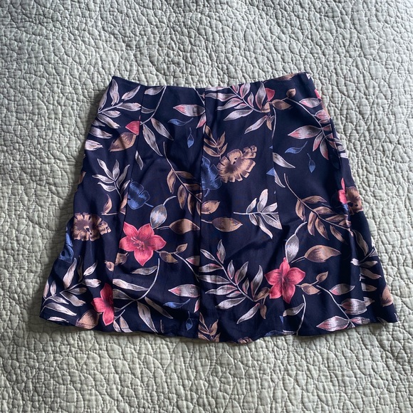 Reformation Mini - Picture 5 of 5